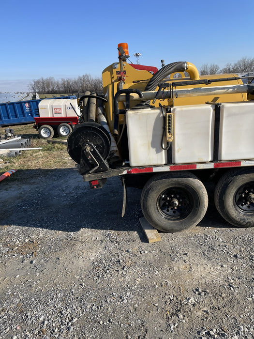 2021 Vac-Tron LP573XDT T4 Koehler Diesel Engine, 500 Gallon Debris Tank, x2 100 Gallon Water Tanks