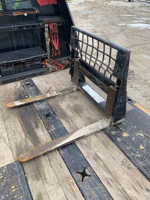 2020 EMKAY 48" Pallet Forks - Emkay