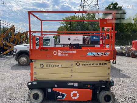 2022 JLG ES3246