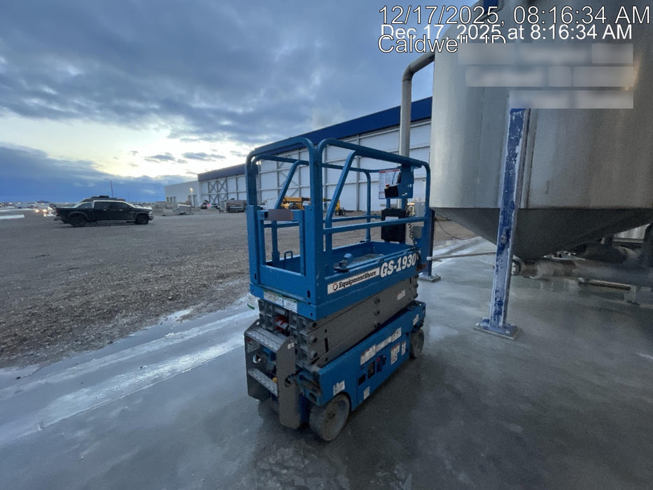 2019 Genie GS-1930 Half Height Swing Gate, 800W Inverter