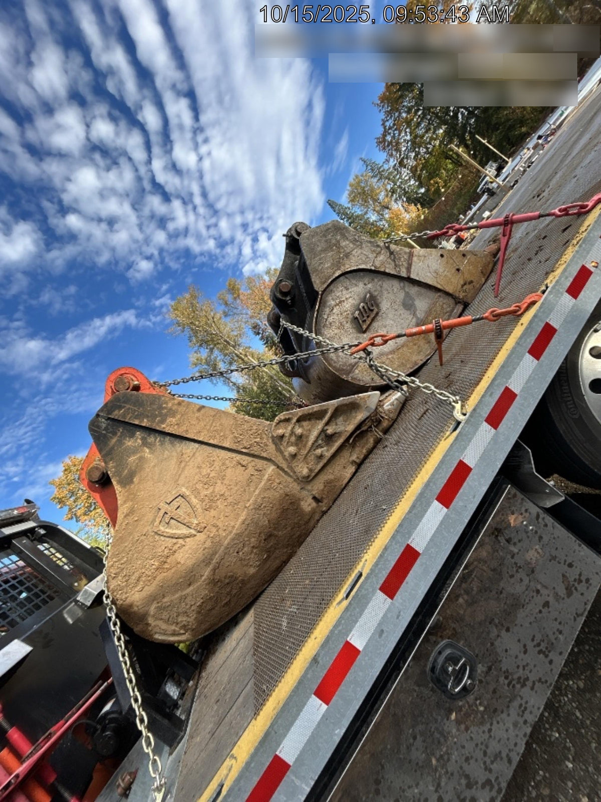 2025 HITACHI 54" Bucket - Hitachi