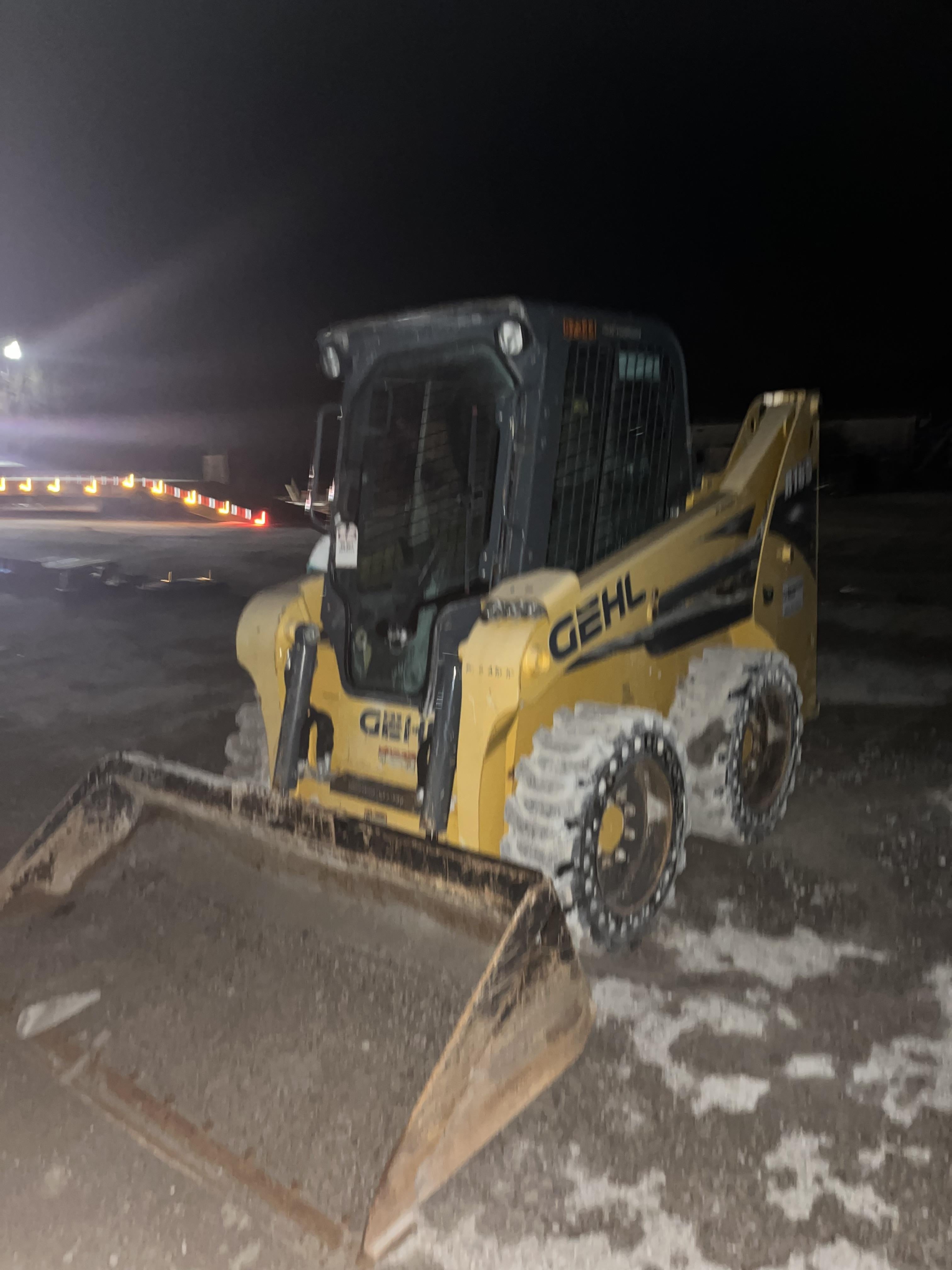 2016 GEHL R165