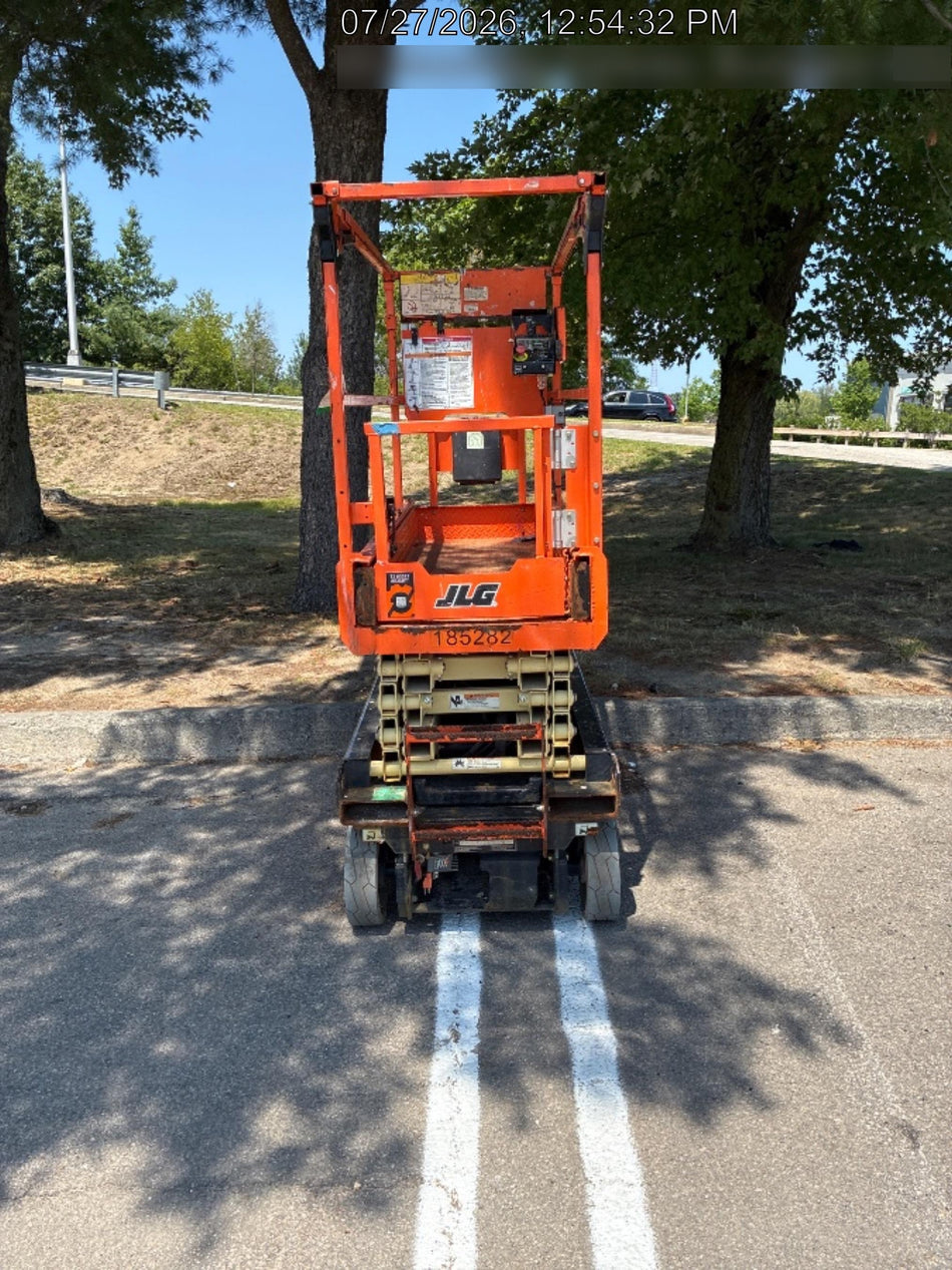 2021 JLG ES1932