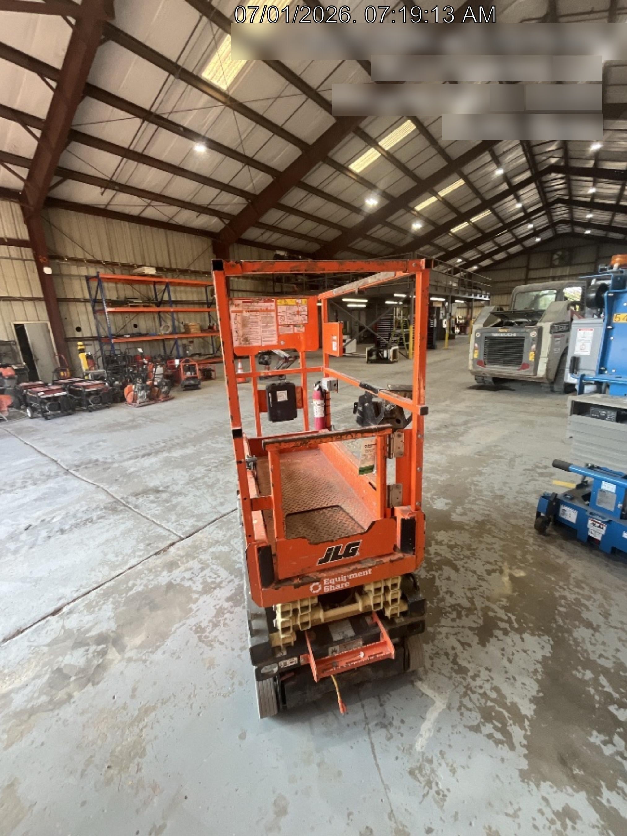 2022 JLG ES1330L