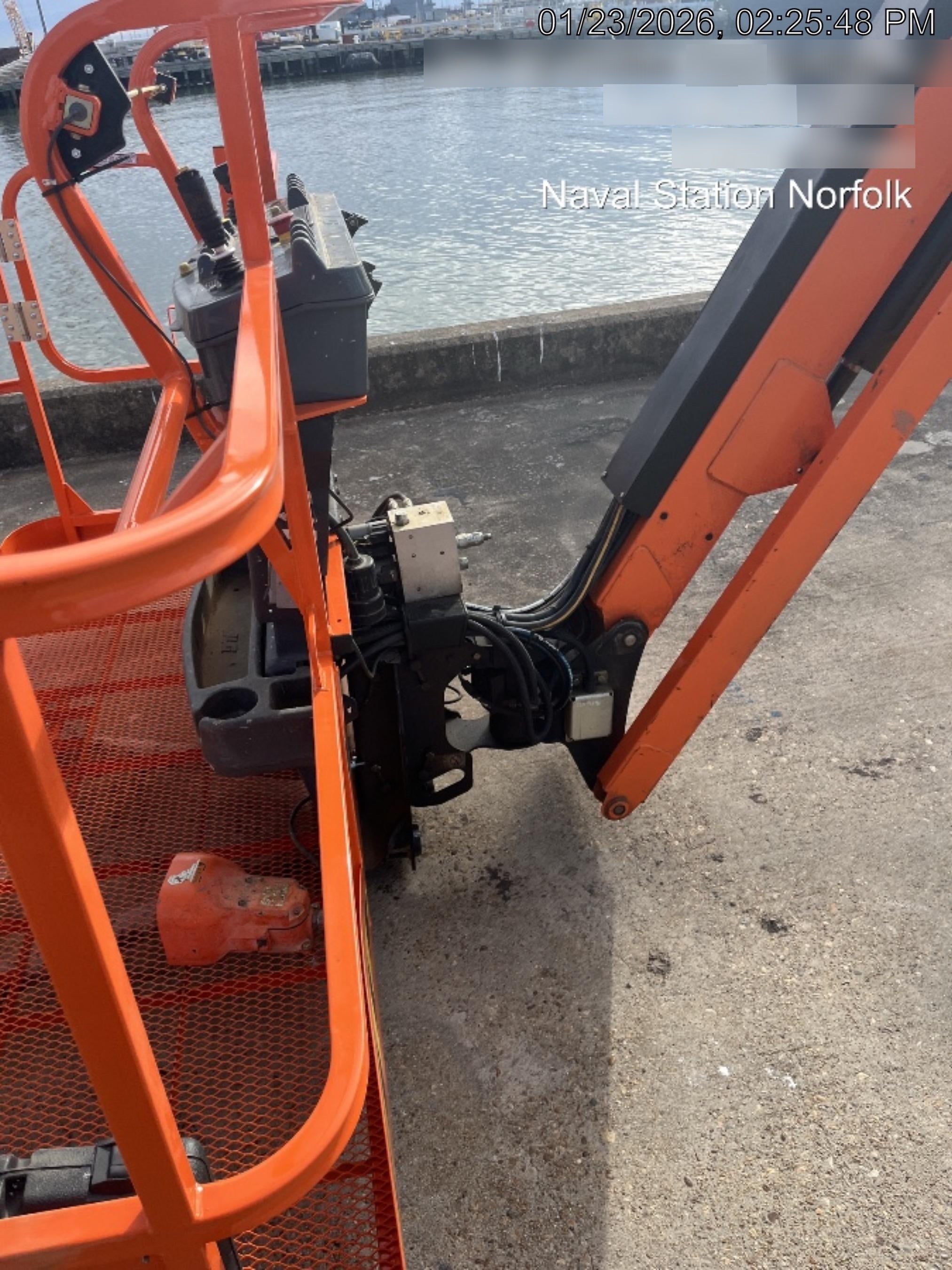 2022 JLG 860SJ