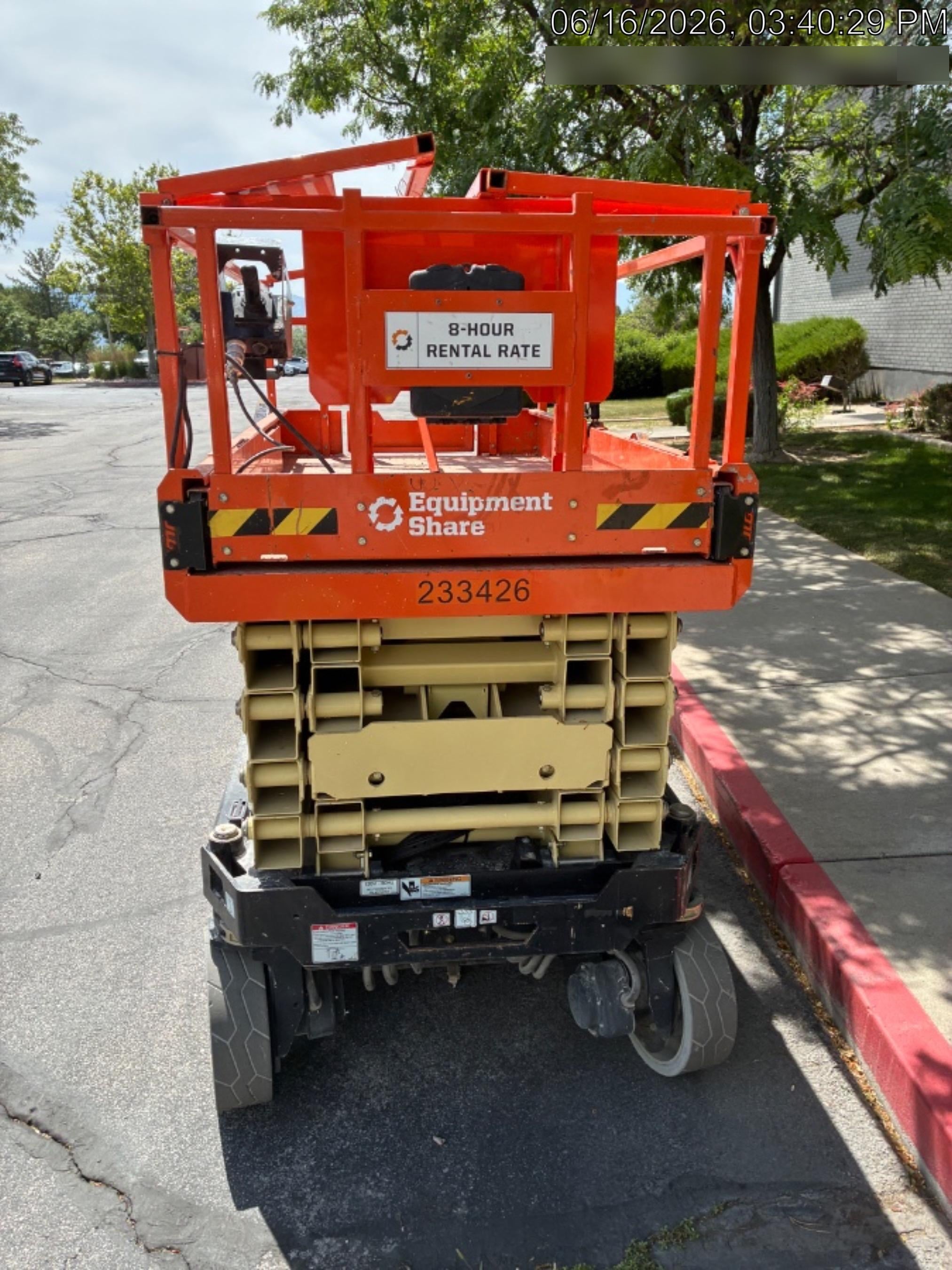 2022 JLG ES3246