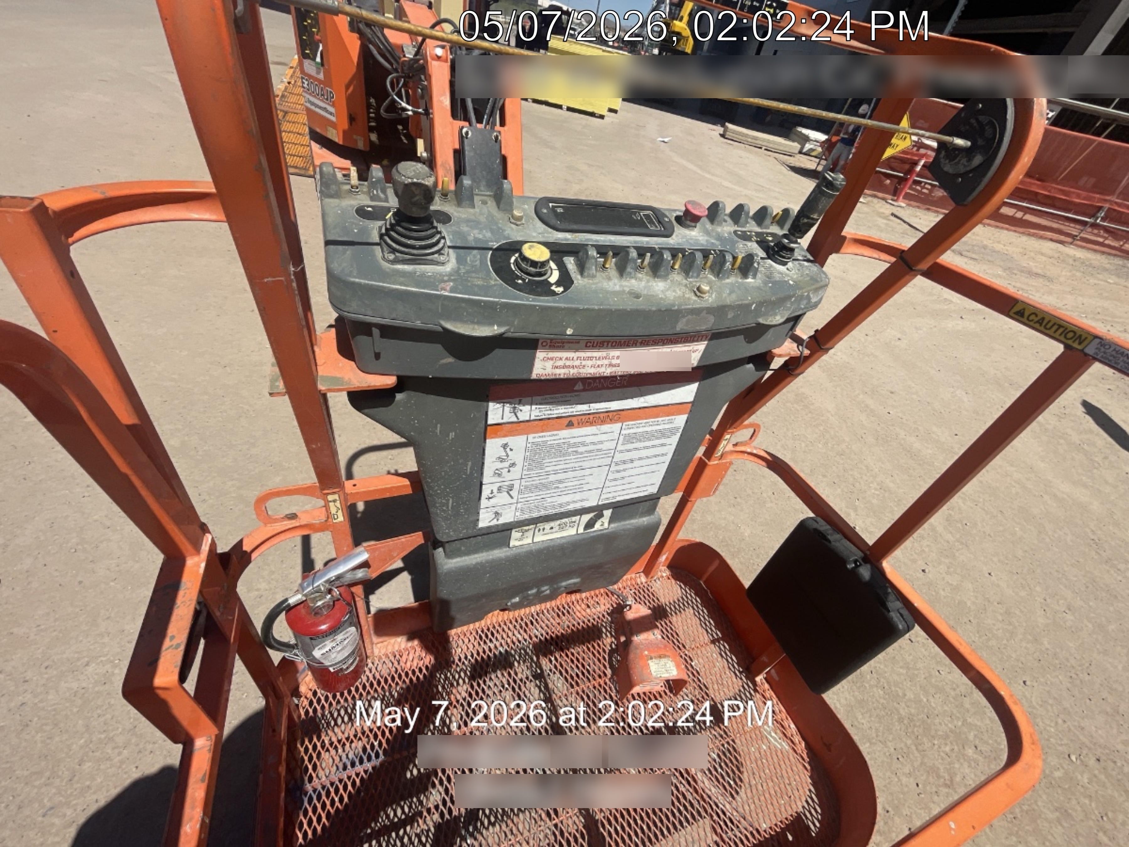2019 JLG E300AJP