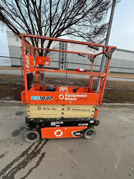 2022 JLG ES1932