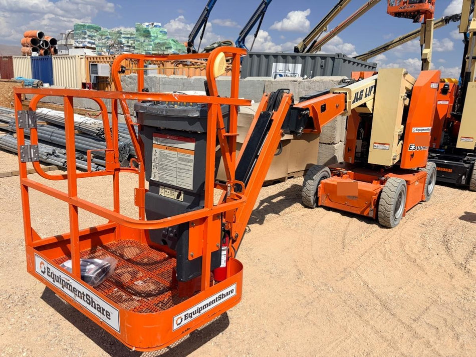 2019 JLG E300AJP