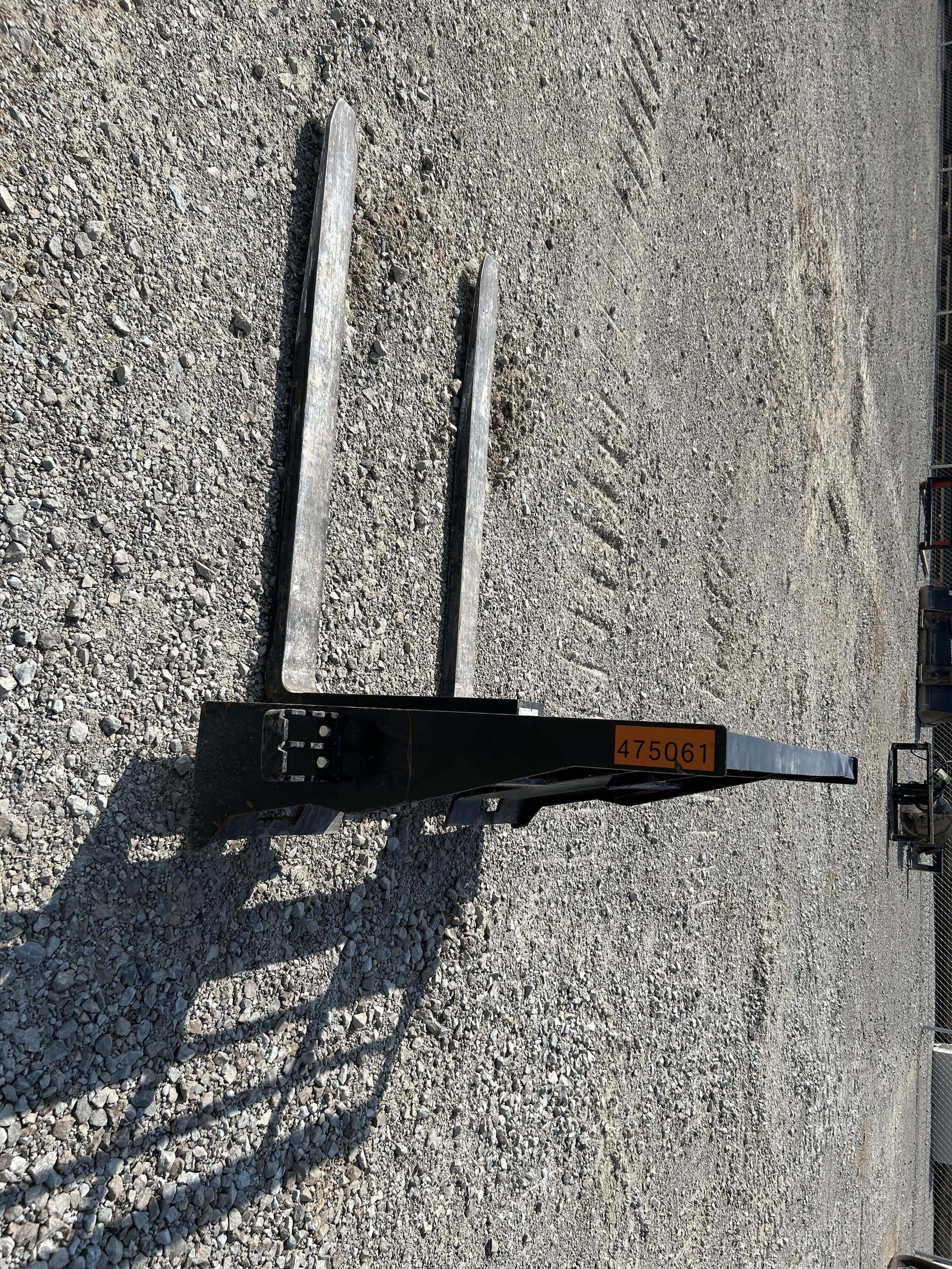 2024 ARROW MATERIAL HANDLING 48" Pallet Forks - Arrow