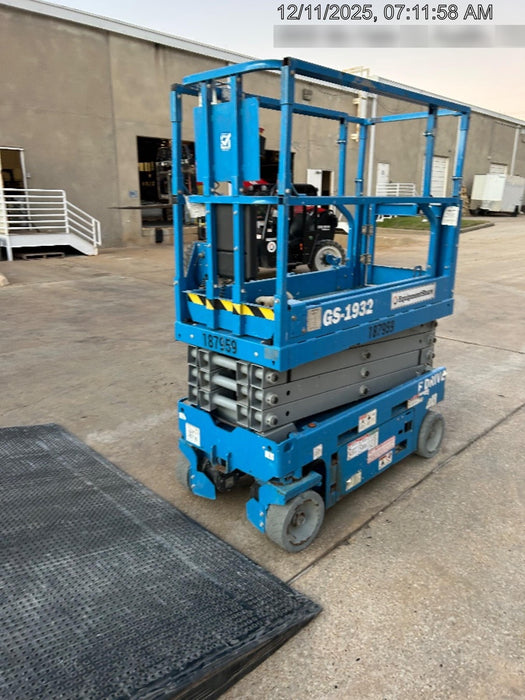 2021 GENIE GS-1932