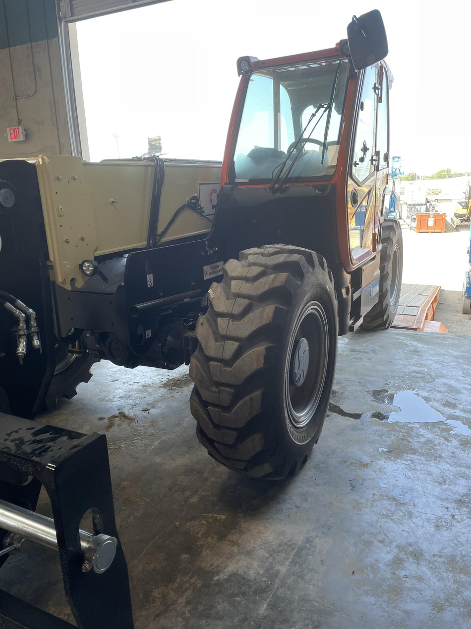 2022 JLG 1732