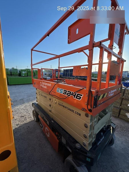 2022 JLG ES3246