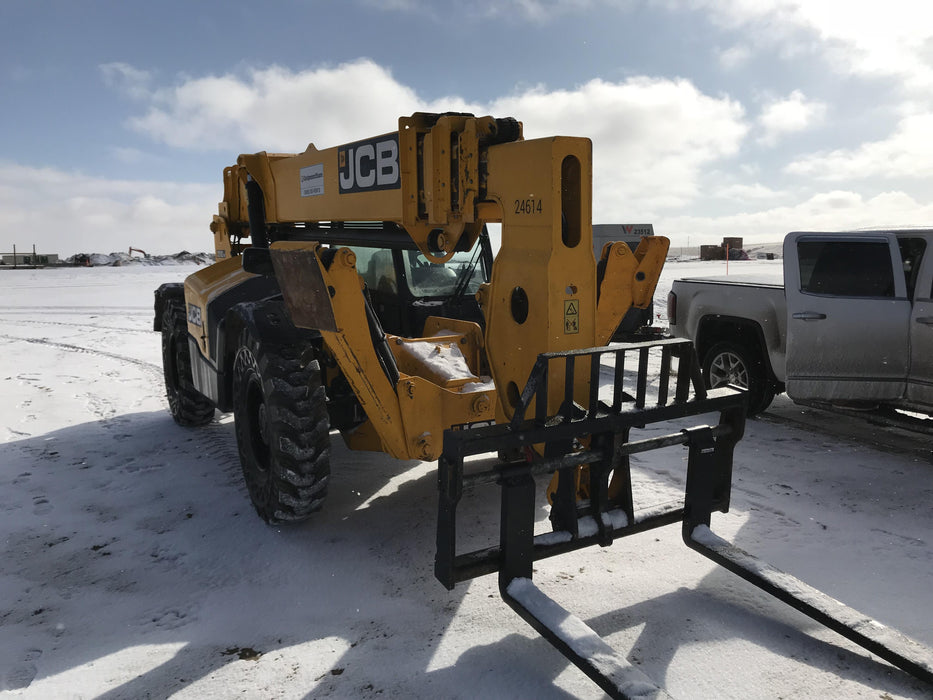 2019 JCB 512-56 JCB 512-56 Enclosed Cab, 109 HP, Solid Tires, Worklights, Beacon, Aux Hydraulics, Lifting Eye w/60" Carriage/60" Forks