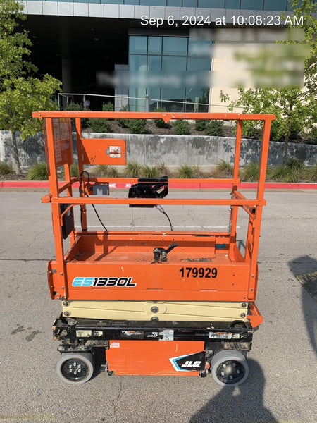 2021 JLG ES1330L