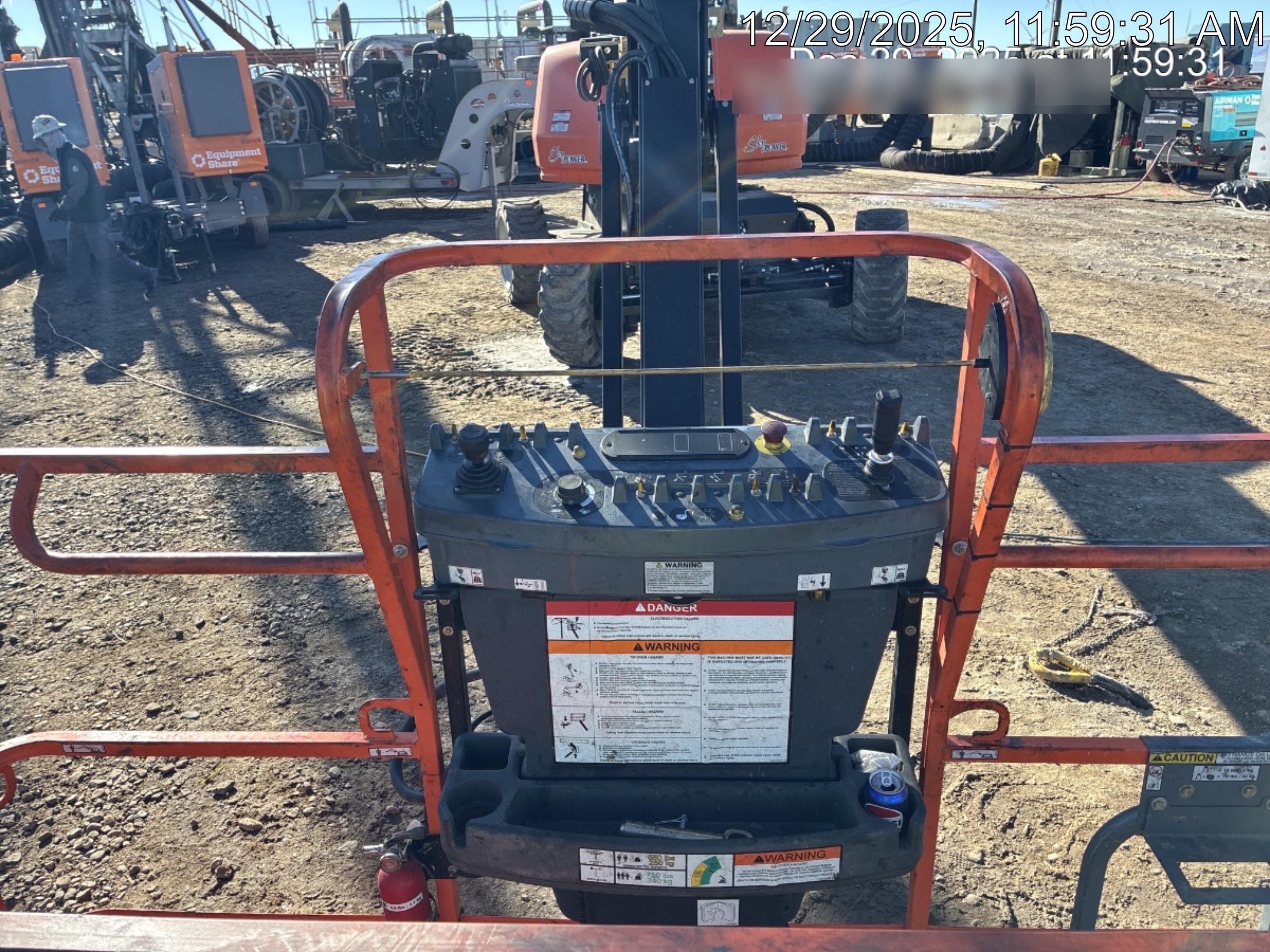 2025 JLG 660SJ