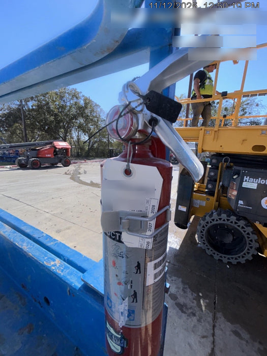 2016 Genie GS-3232 Genie GS3232 Narrow Scissor Lift