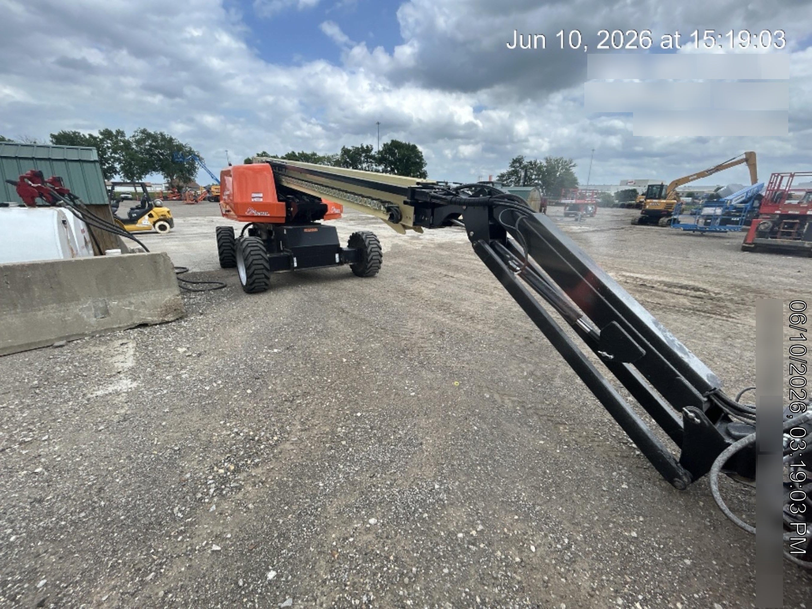 2025 JLG 660SJ