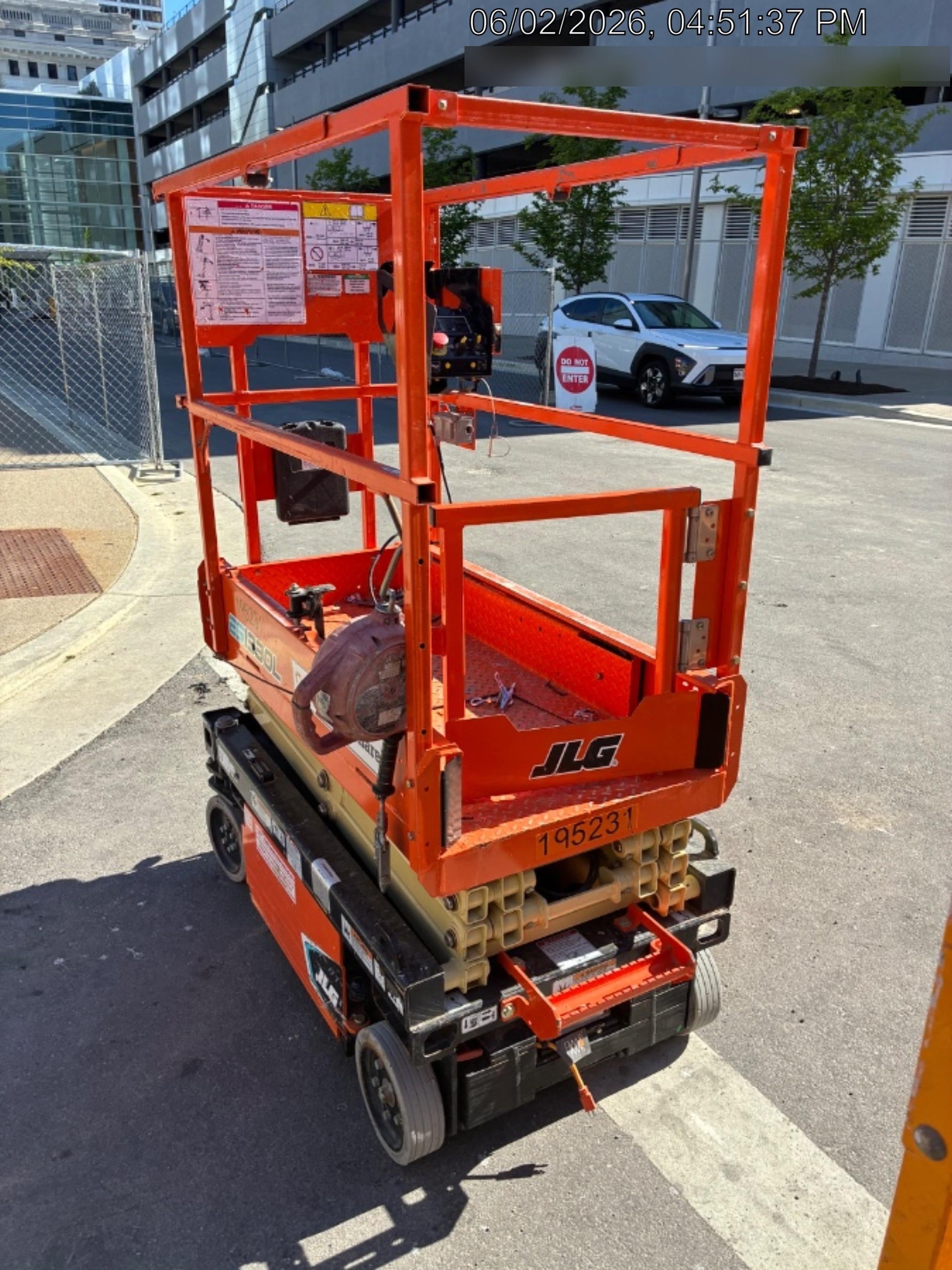 2021 JLG ES1330L