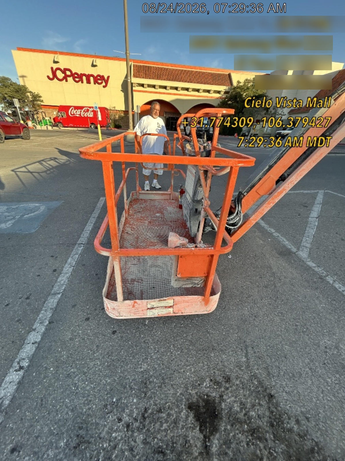2017 JLG 660SJ