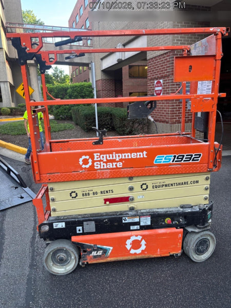 2022 JLG ES1932