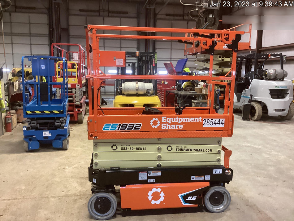 2022 JLG ES1932