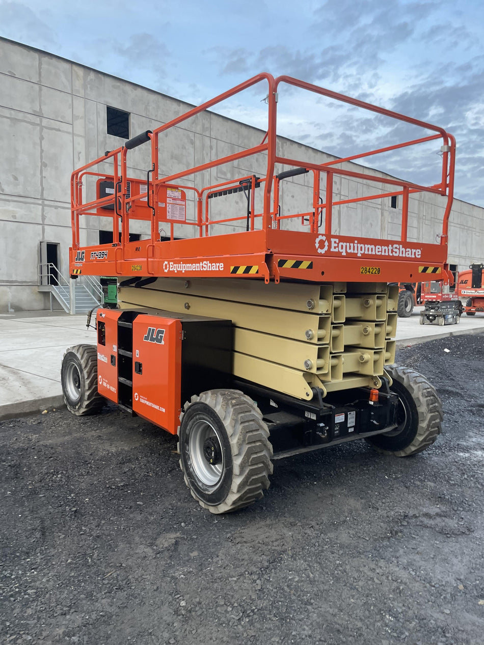 2022 JLG RT4394