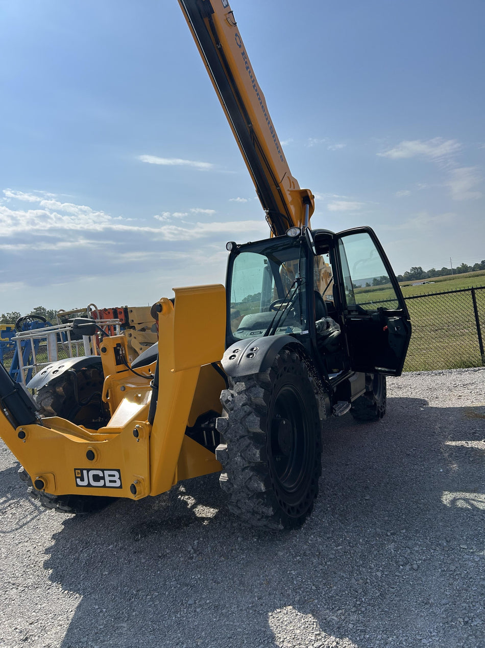 2026 JCB 514-56