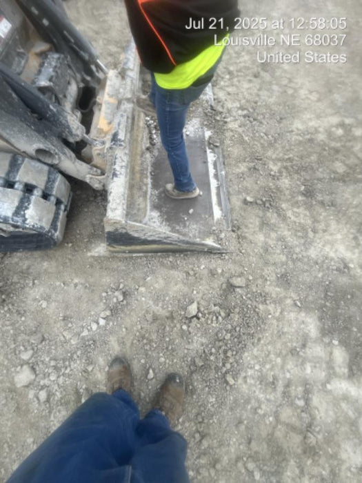 2025 JOHN DEERE 84" Bucket - John Deere