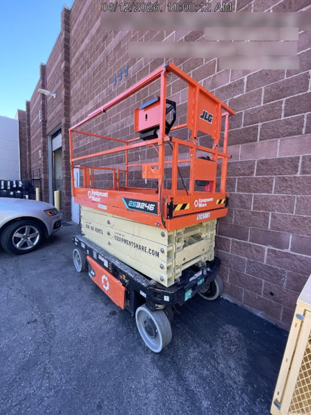 2025 JLG ES3246