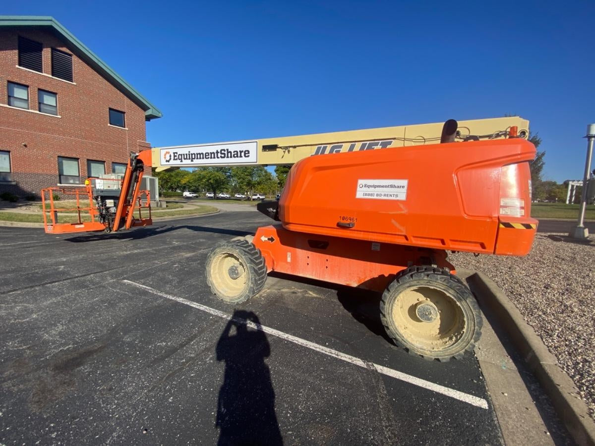 2020 JLG 660SJ