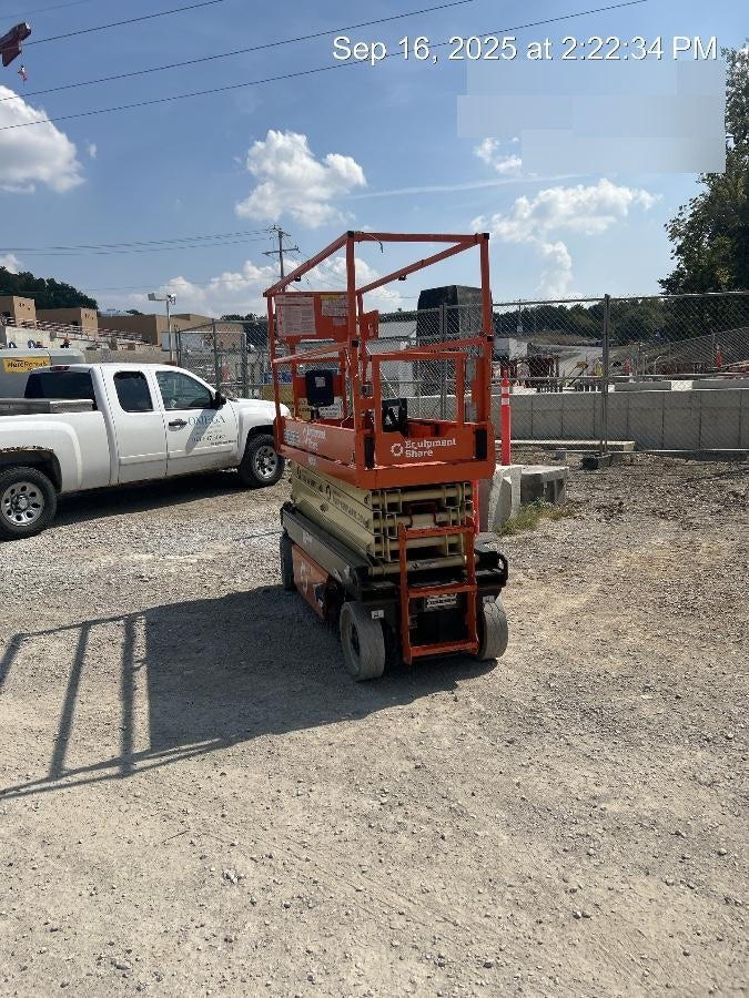 2022 JLG ES2632