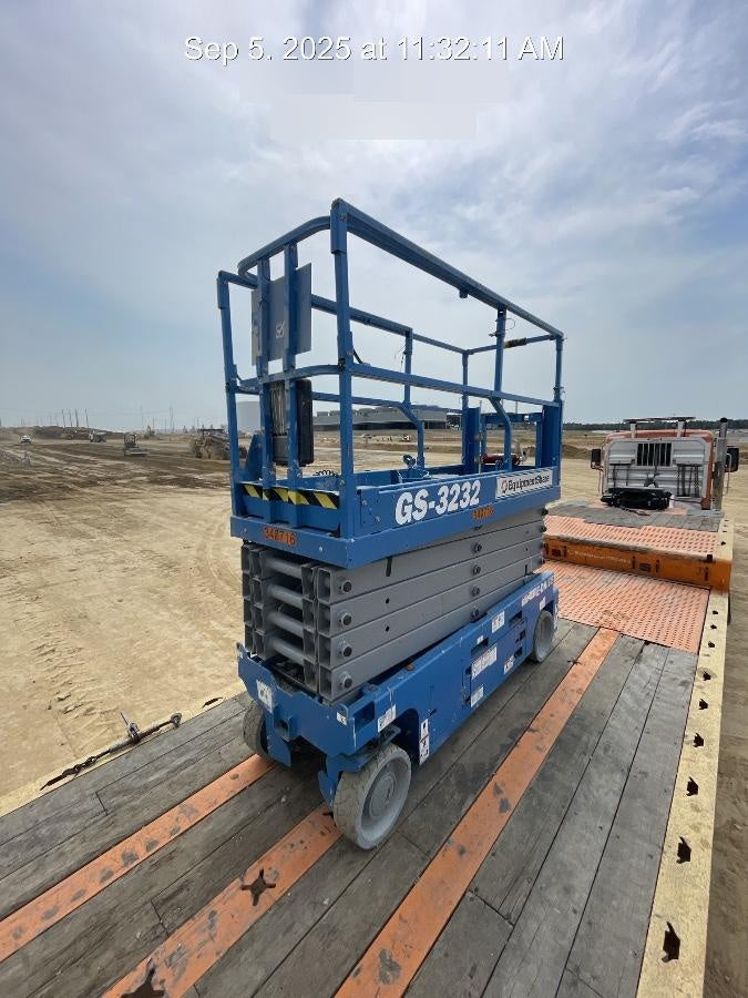 2023 GENIE GS-3232