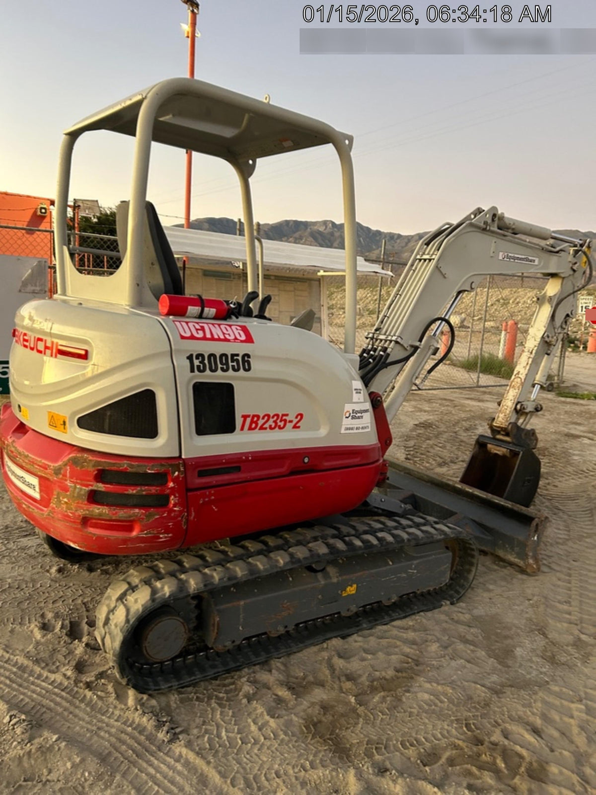 2021 TAKEUCHI TB235-2R