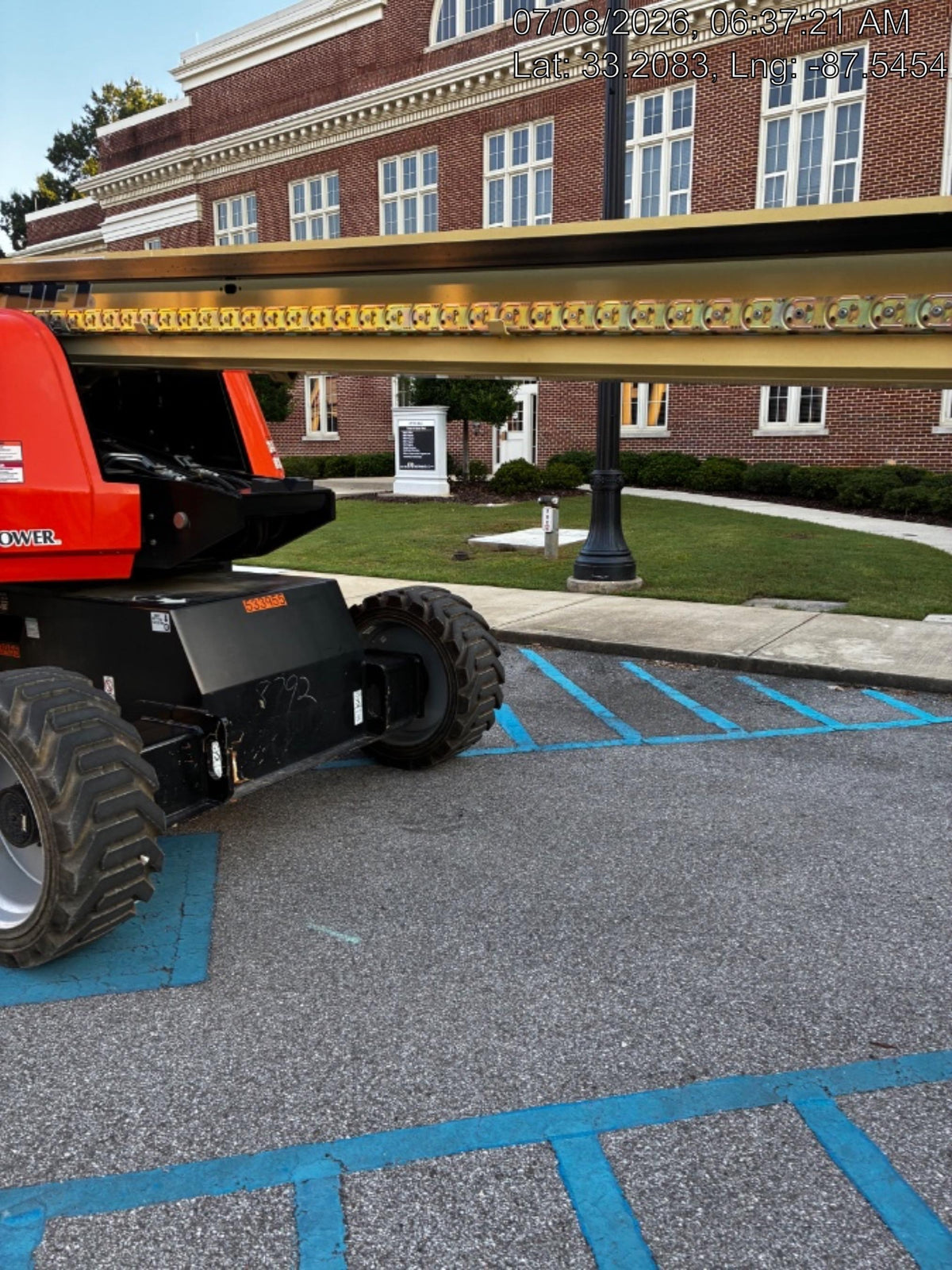 2025 JLG 660SJ