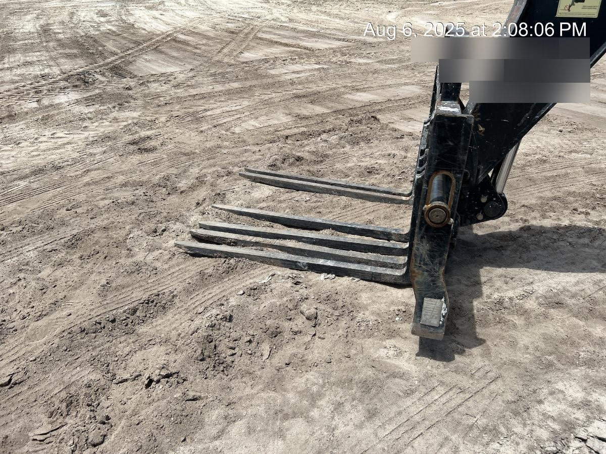 2022 SANY STH1056