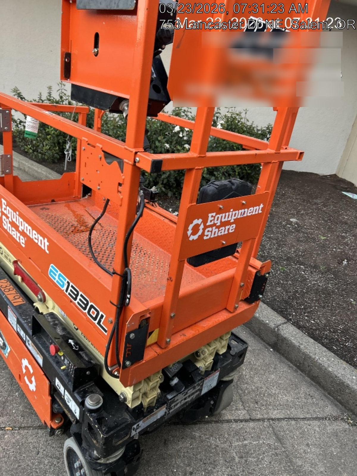 2022 JLG ES1330L
