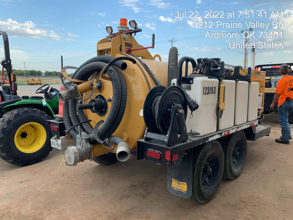 2021 Vac-Tron LP573XDT 500 Gallon Debris Tank w/ Hydraulic Tilt, two (2) 100 Gallon Water Tanks, Low Profile Torsion Axles (12,000 GVWR)