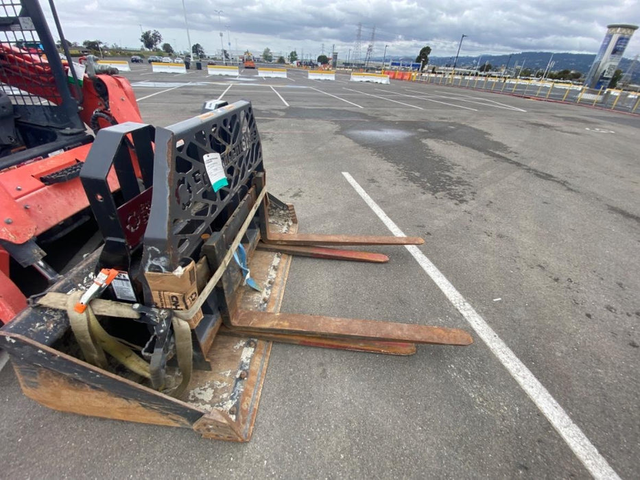 2019 PALADIN 48" Pallet Forks - Paladin