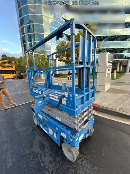 2020 Genie GS-1930 Solid Non Marking Tires, Beacon, Folding rails with half height swing gate, 800W Inverter