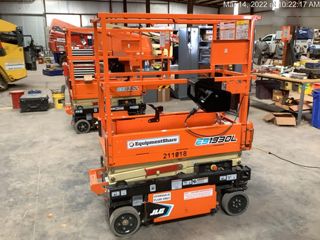 2022 JLG ES1330L