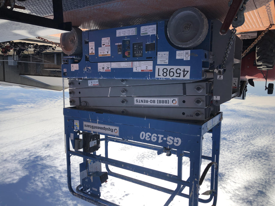 2019 Genie GS-1930 Fixed rails with chain Entry