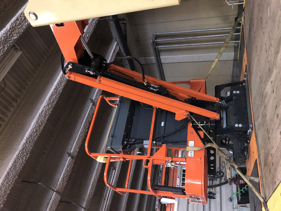 2019 JLG E450AJ