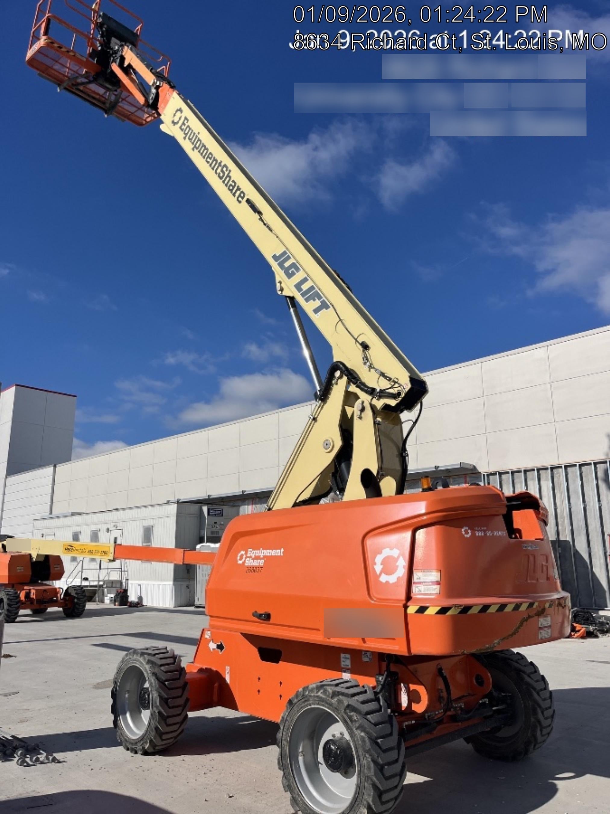 2022 JLG 660SJ