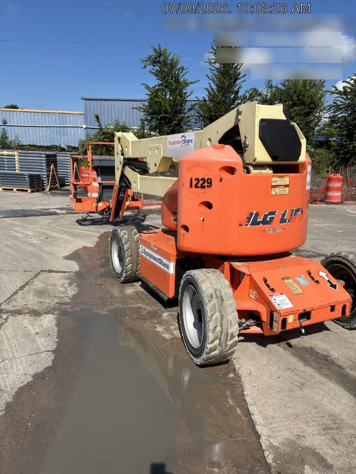 2016 JLG E450AJ