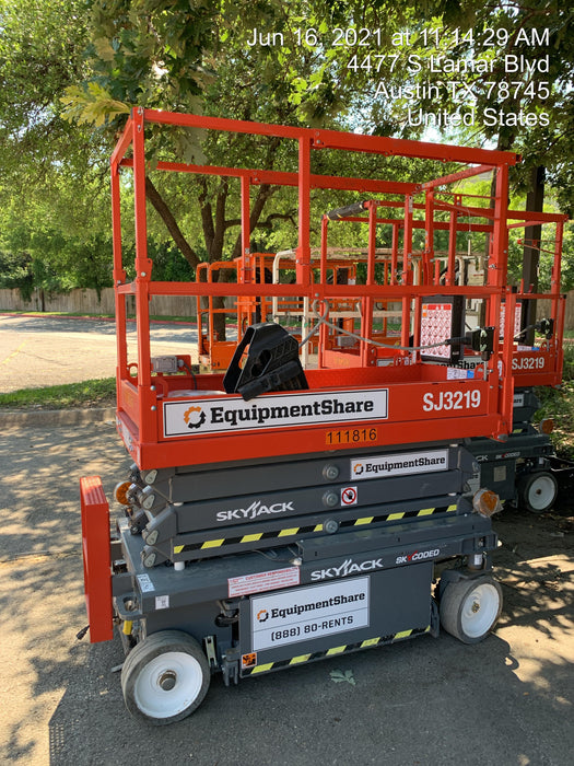 2020 Skyjack SJIII-3219 Solid NM Tires, Half height spring hinged entry gate, Dual Beacons, 800W Inverter