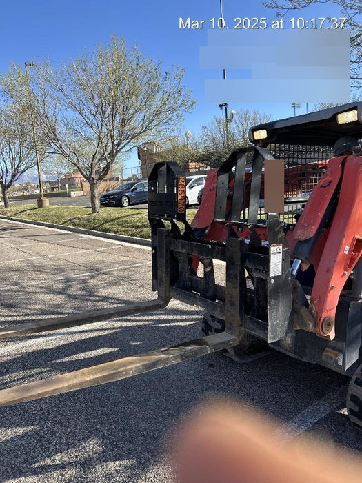 2021 TAKEUCHI 48" Pallet Forks - Takeuchi