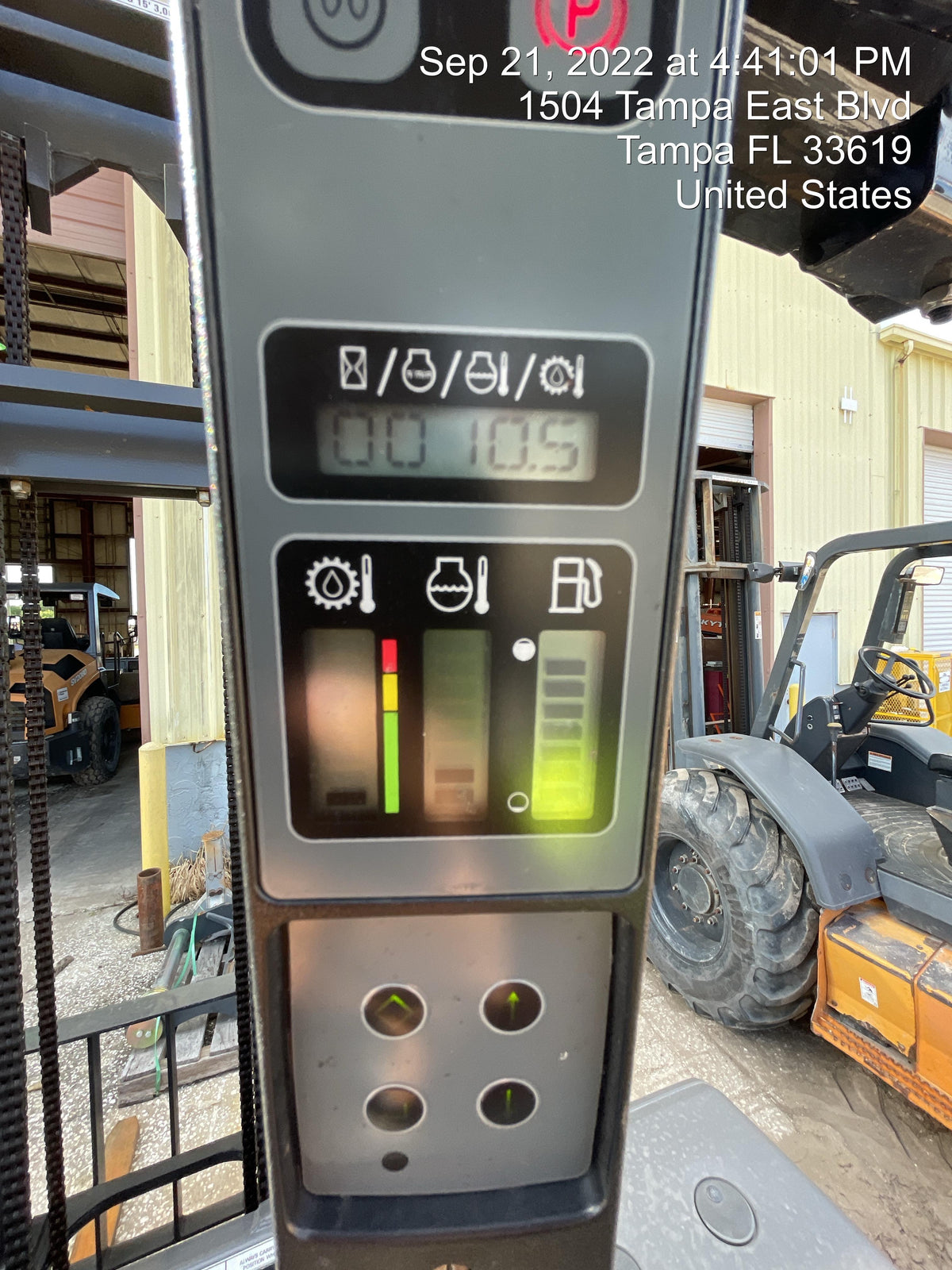 2022 CASE 586H