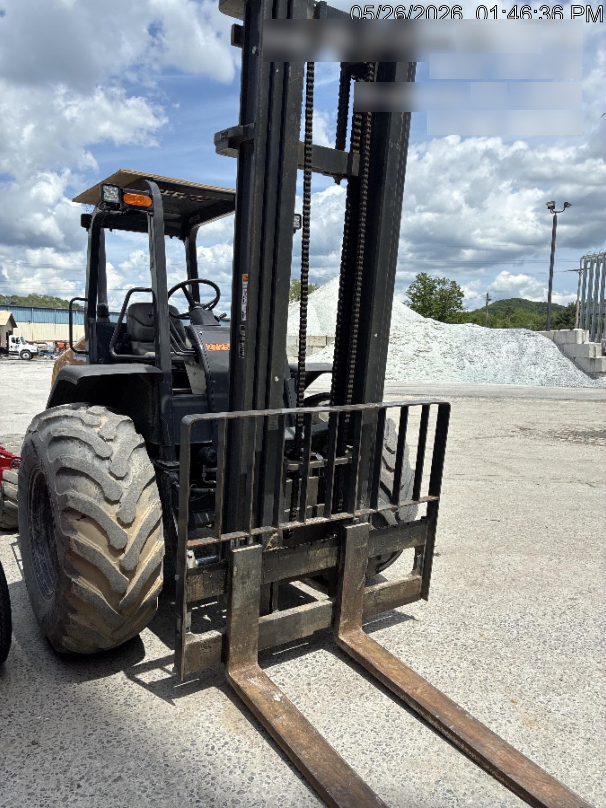 2023 CASE 588H