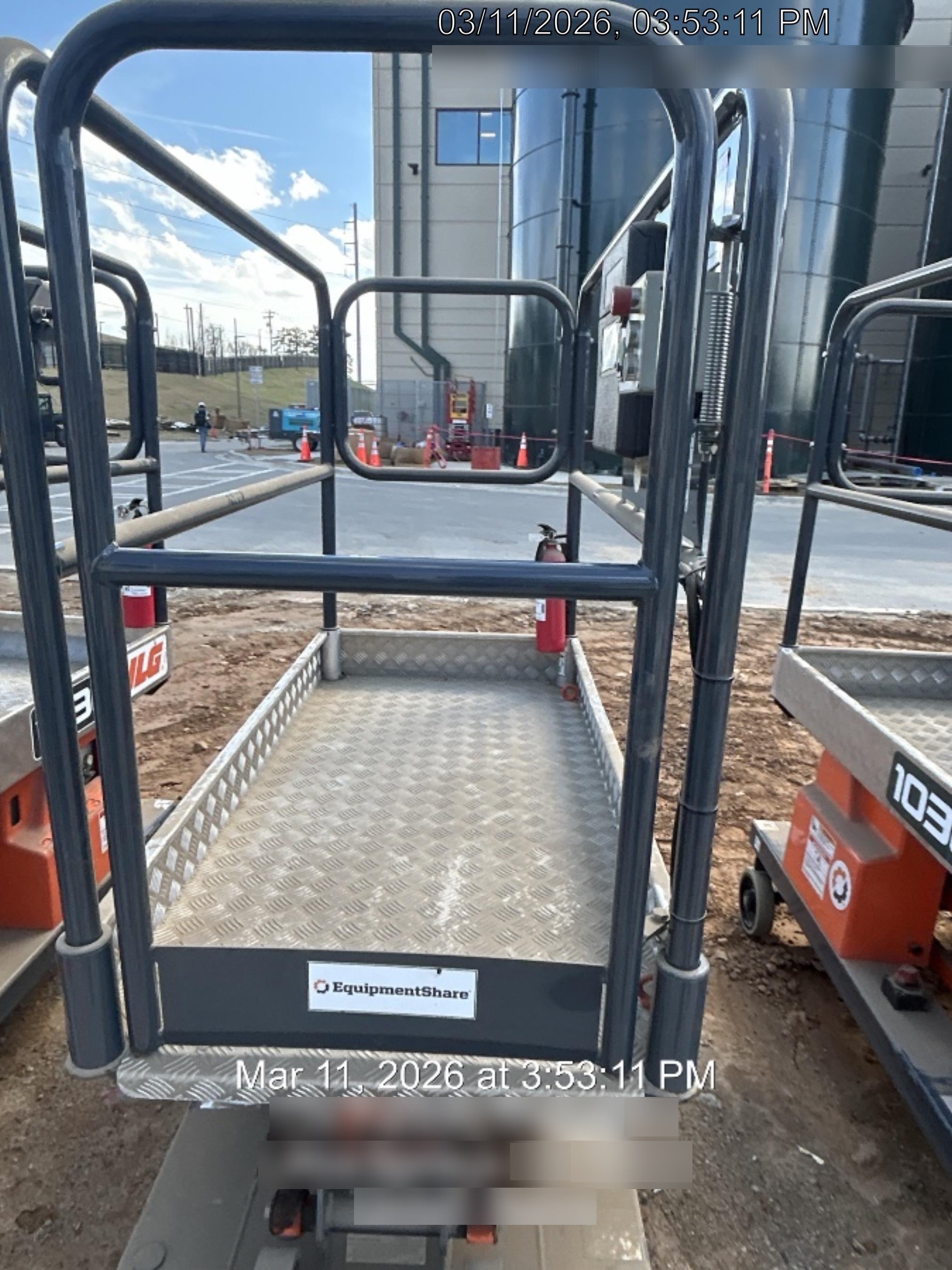 2023 JLG 1030P